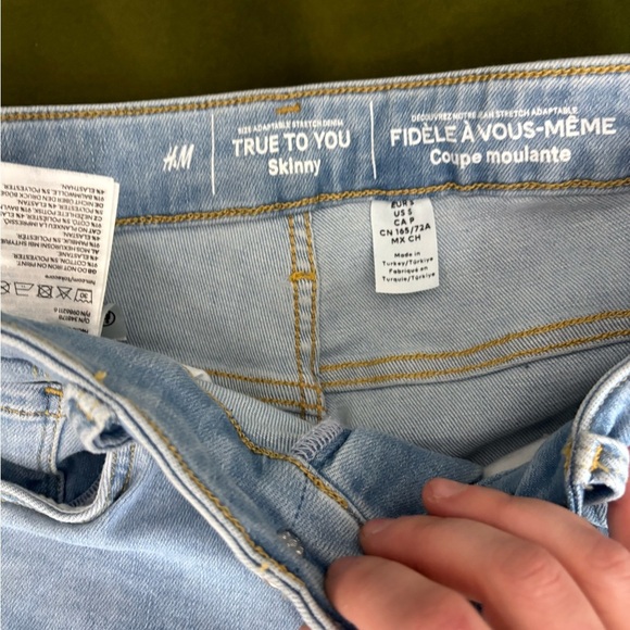 NWOT H&M Light Denim High Rise Skinny Sz Small Stretchy Denim Jeans - Picture 5 of 9